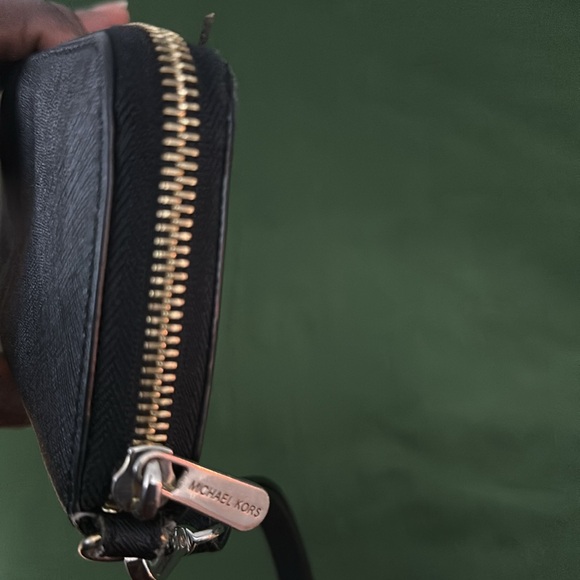 Michael Kors Wallet - Picture 6 of 6